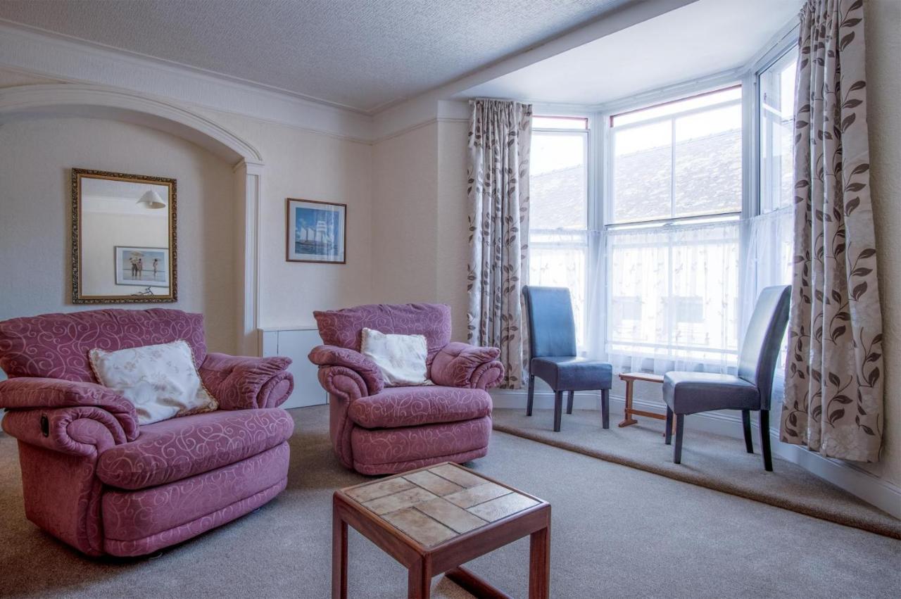 Dragons Den - 2 Bedroom Apartment - Tenby Exterior photo