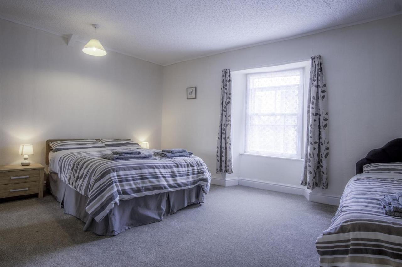 Dragons Den - 2 Bedroom Apartment - Tenby Exterior photo