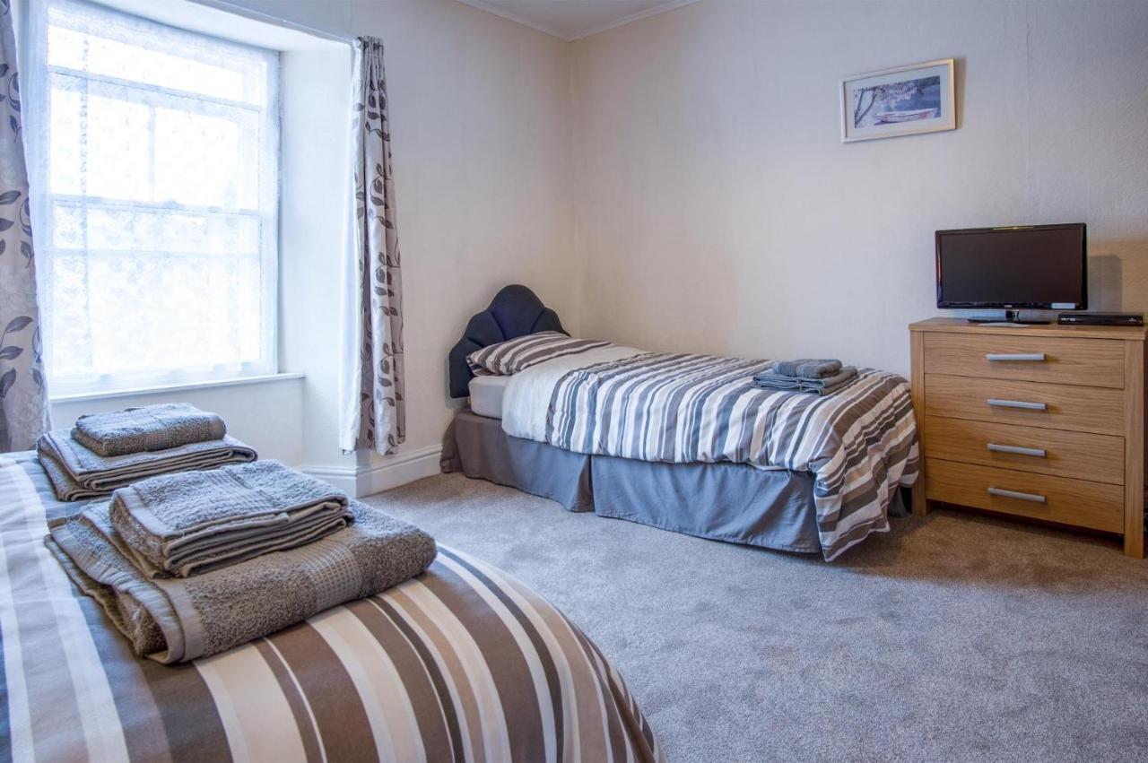 Dragons Den - 2 Bedroom Apartment - Tenby Exterior photo