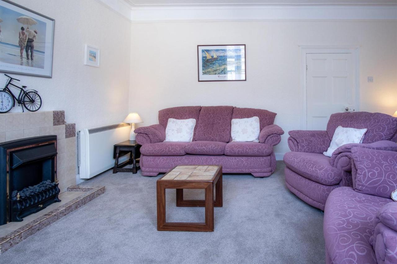Dragons Den - 2 Bedroom Apartment - Tenby Exterior photo