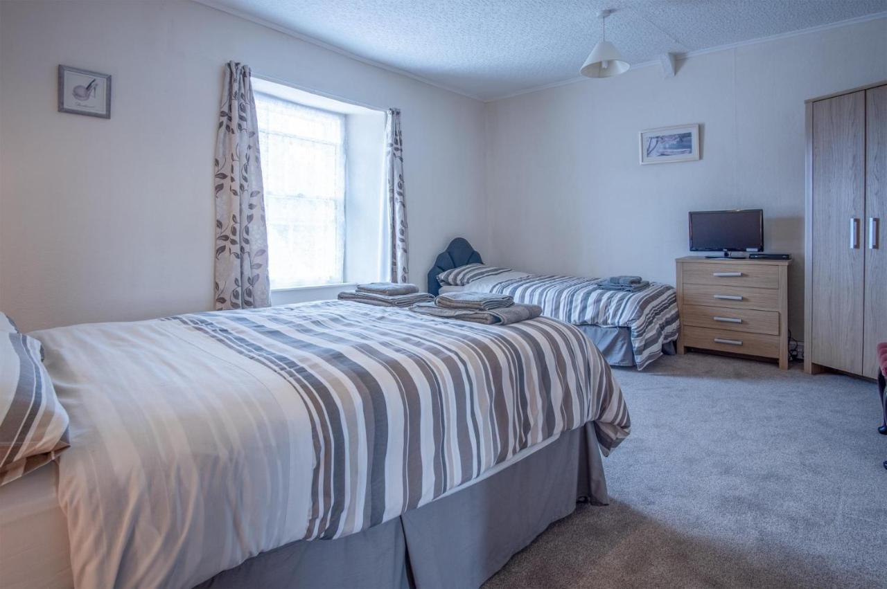 Dragons Den - 2 Bedroom Apartment - Tenby Exterior photo