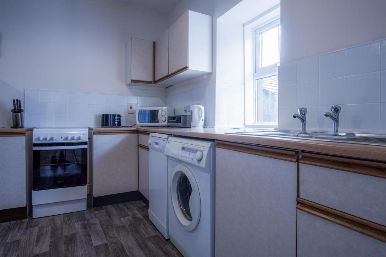 Dragons Den - 2 Bedroom Apartment - Tenby Exterior photo