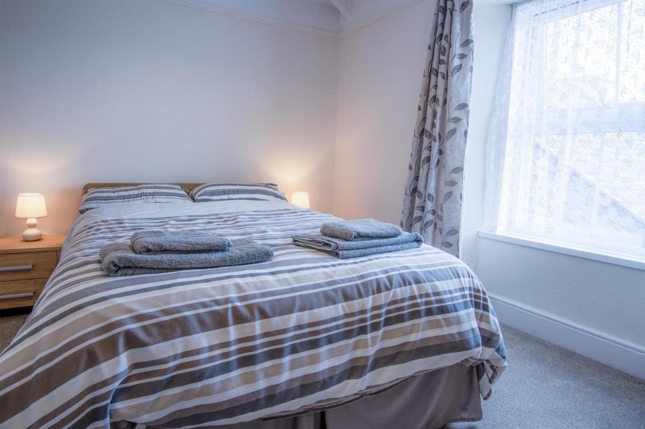 Dragons Den - 2 Bedroom Apartment - Tenby Exterior photo