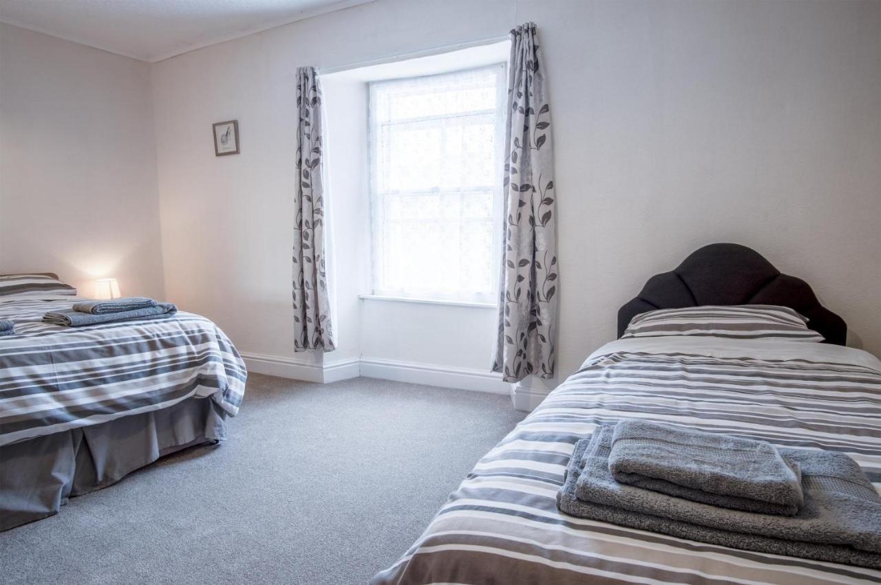 Dragons Den - 2 Bedroom Apartment - Tenby Exterior photo